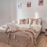 S&M Apartments \